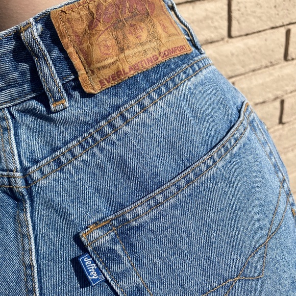 Vintage High Rise Jeans - Picture 5 of 10